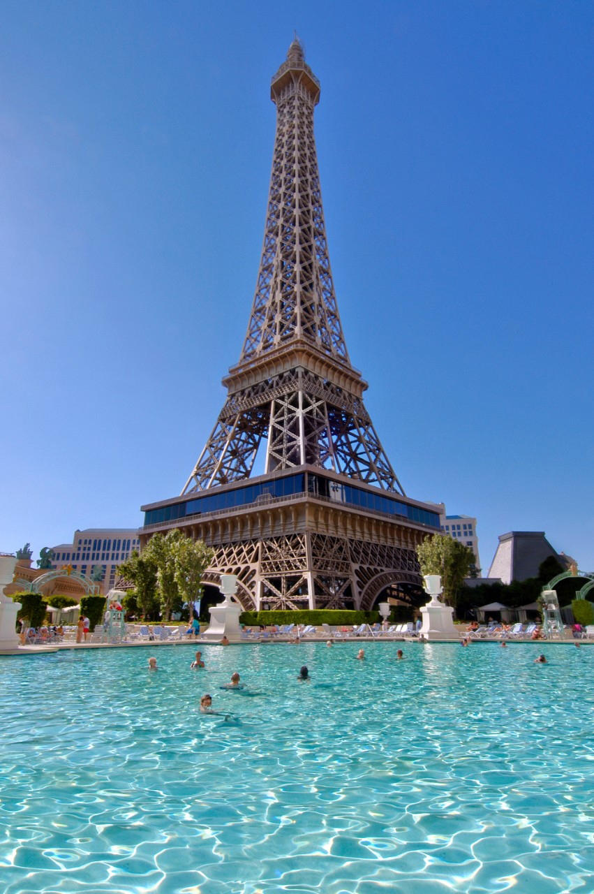 You won’t get a view like this at any other Las Vegas pool. Pool à Paris is located right underneath the hotel’s Eiffel Tower replica, positioned in the heart of the Strip.
