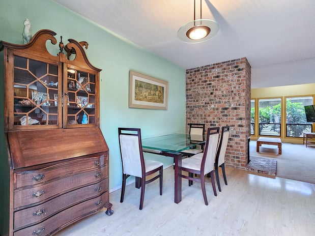 Images Phyllis Podolske, REALTOR | Premiere Property Group