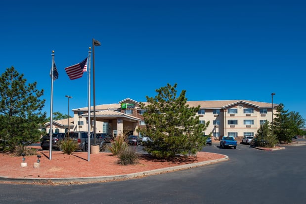 Images Holiday Inn Express & Suites Farmington (Bloomfield) by IHG