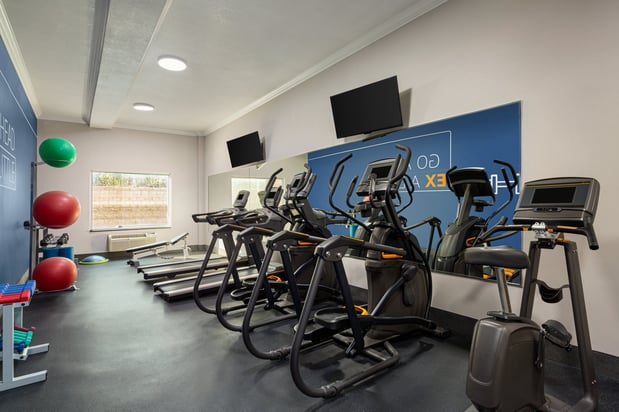Images Holiday Inn Express & Suites Bakersfield Central by IHG