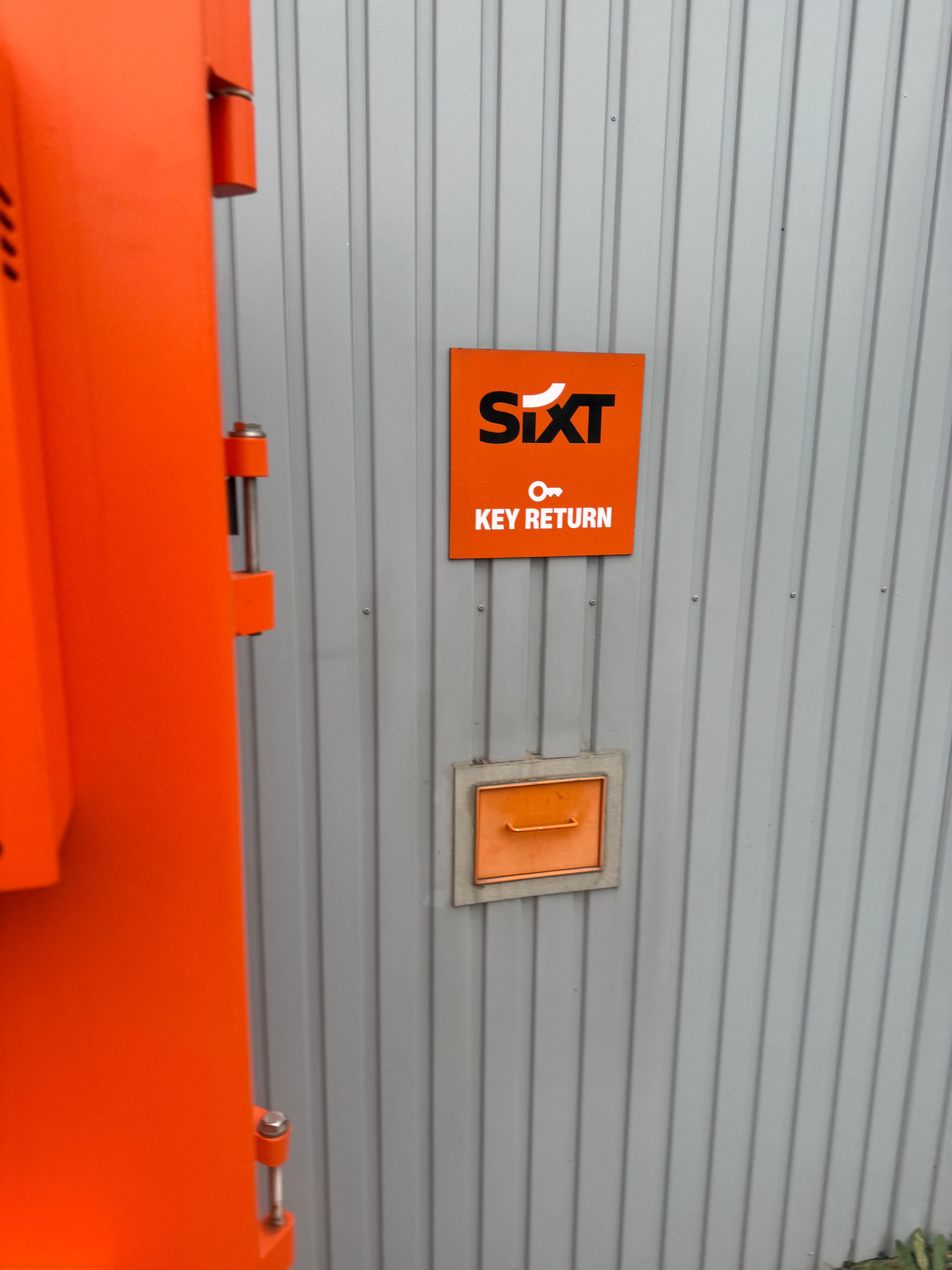 SIXT Berlin Nord Truck Center, Kurt-Schumacher-Damm 176 in Berlin