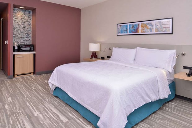 Images Hilton Garden Inn Kansas City Airport
