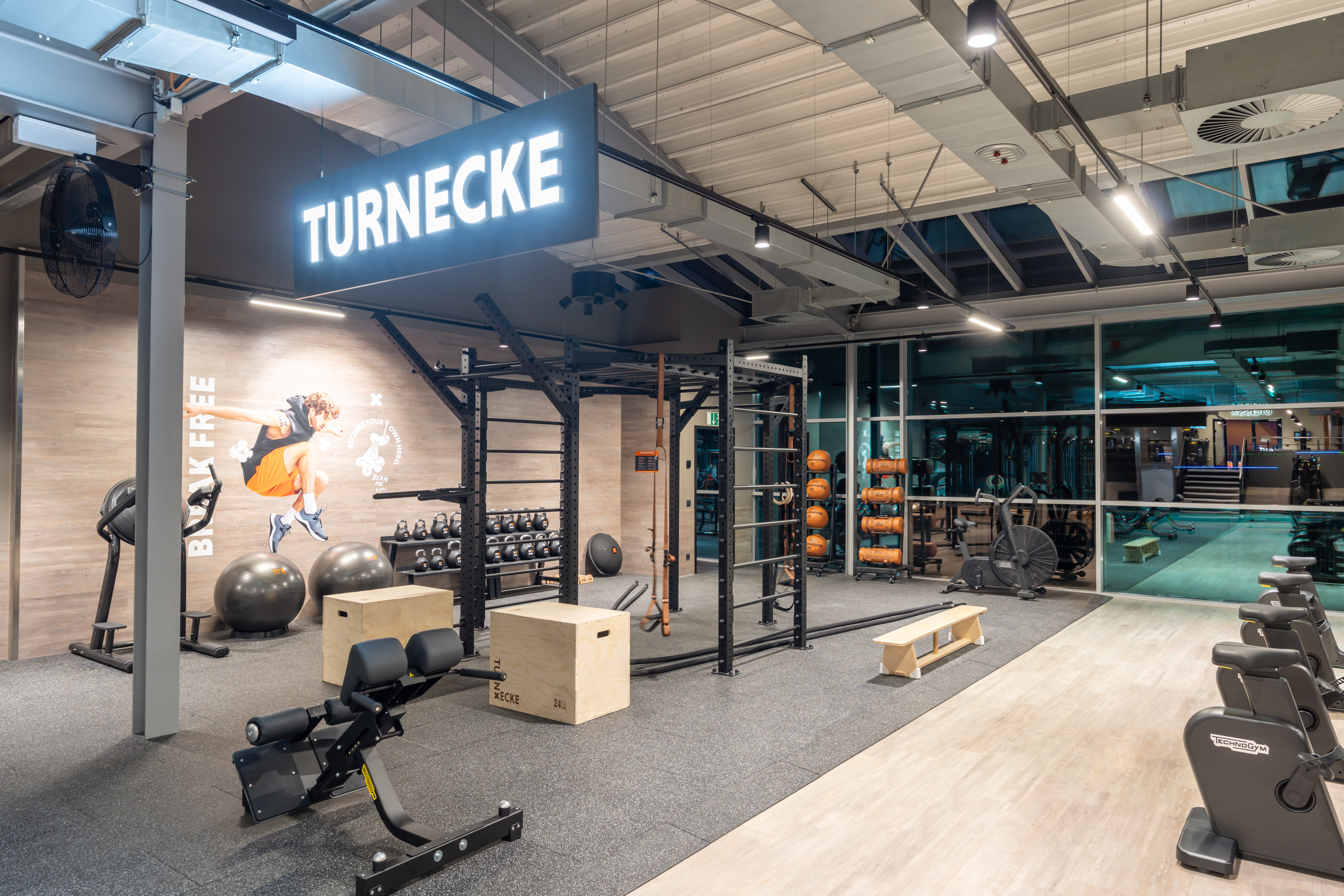 FitX Fitnessstudio, Rheinstraße 7 in Neuss