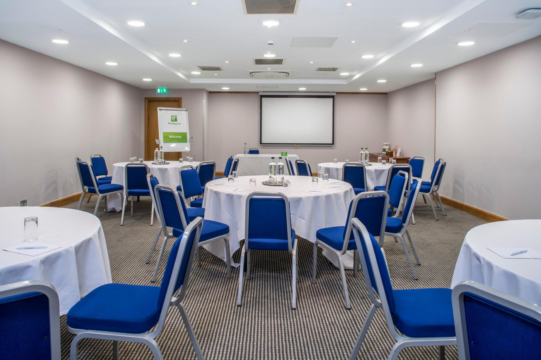 Images Holiday Inn London - Gatwick Airport, an IHG Hotel