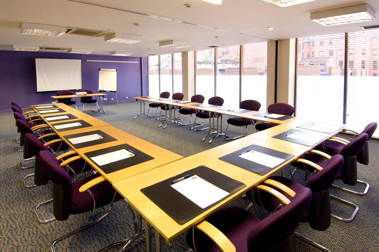 Premier Inn meeting room Premier Inn Liverpool City Centre (Moorfields) hotel Liverpool 03333 211233