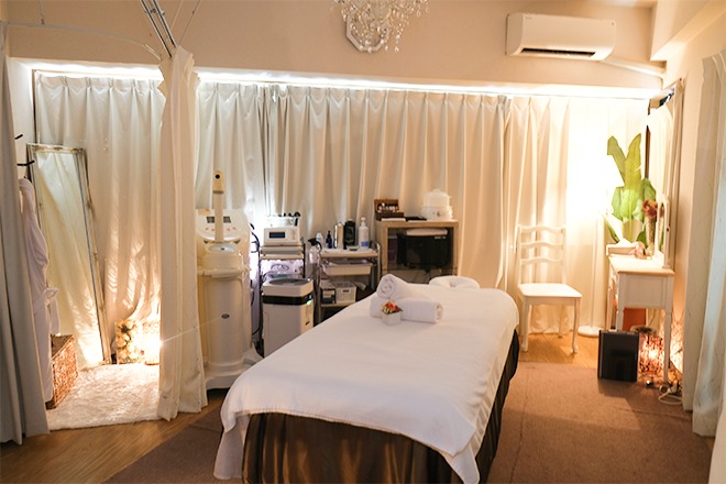 Images Pressentir 白金店