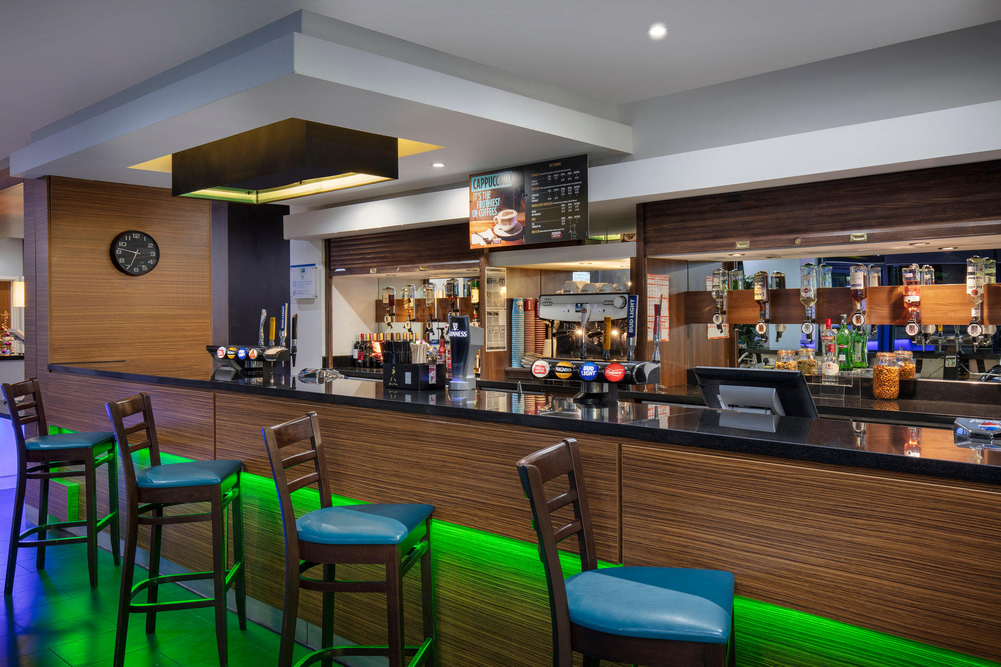 Holiday Inn Express London - Heathrow T5, an IHG Hotel Slough 01753 684001