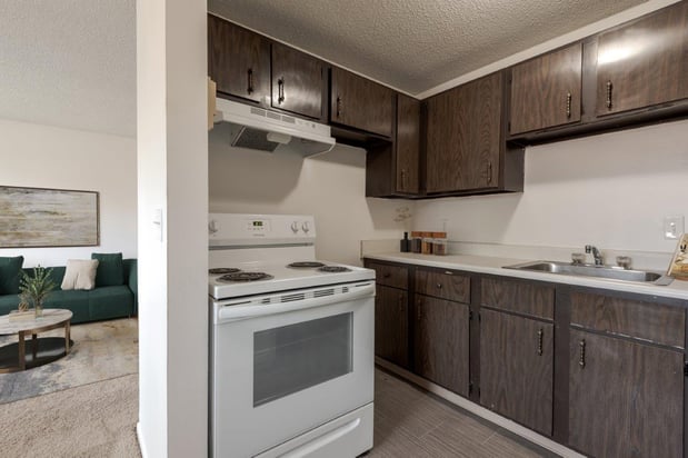 Images Creek Hill Apartment Homes