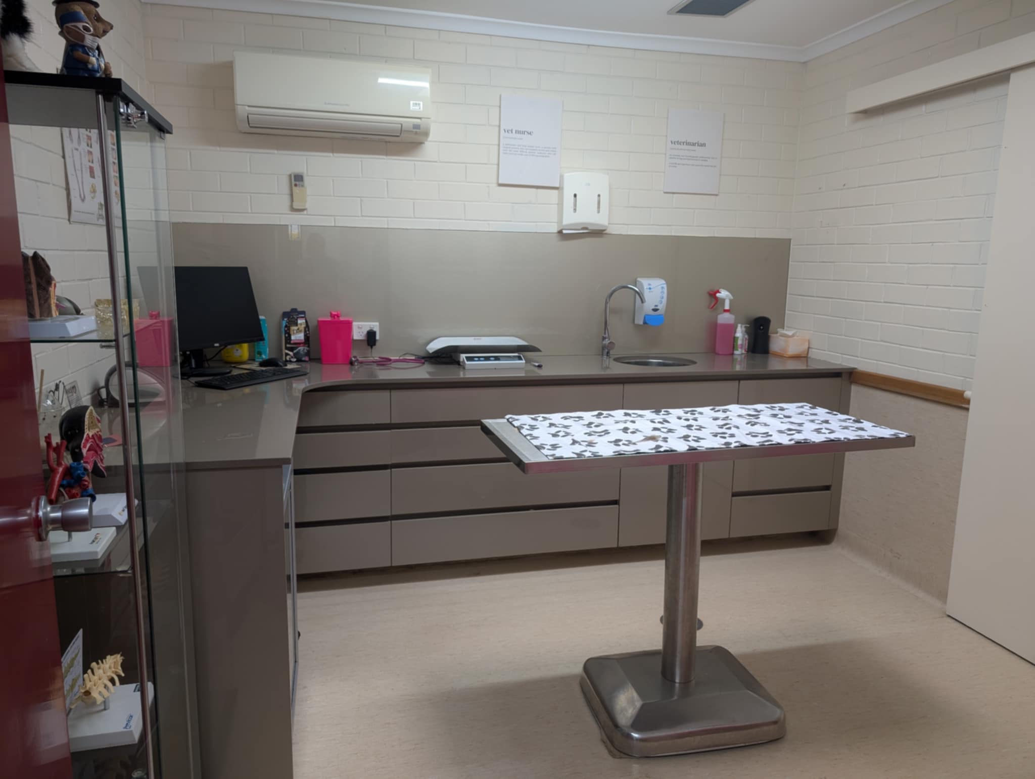 Images Bald Hills Veterinary Surgery