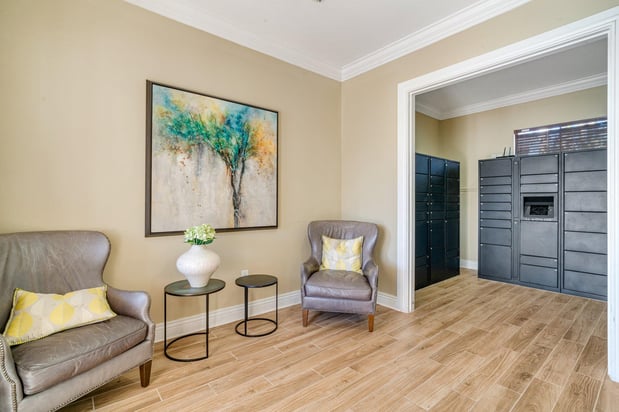 Images Advenir at Aventine