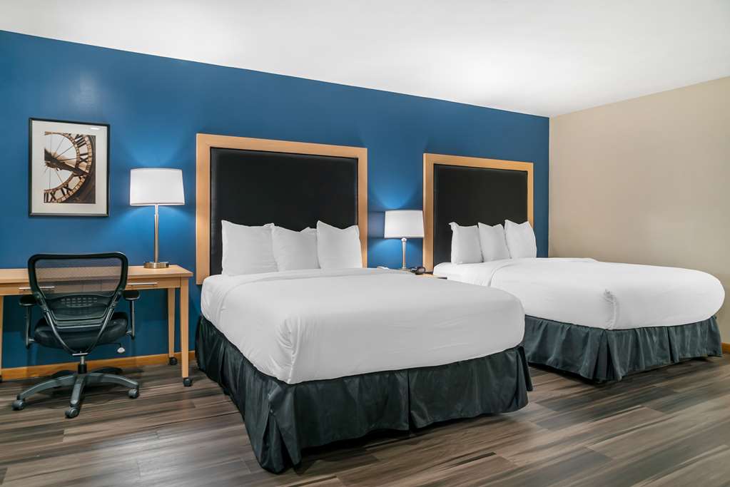 2 Queen Bed Room