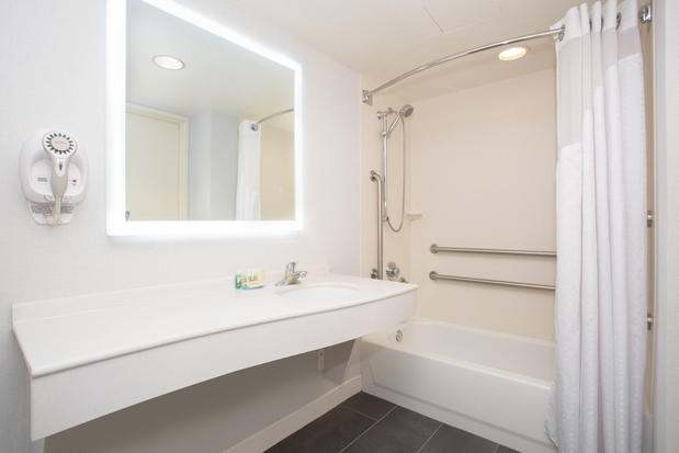 Images Holiday Inn Colorado Springs Airport by IHG