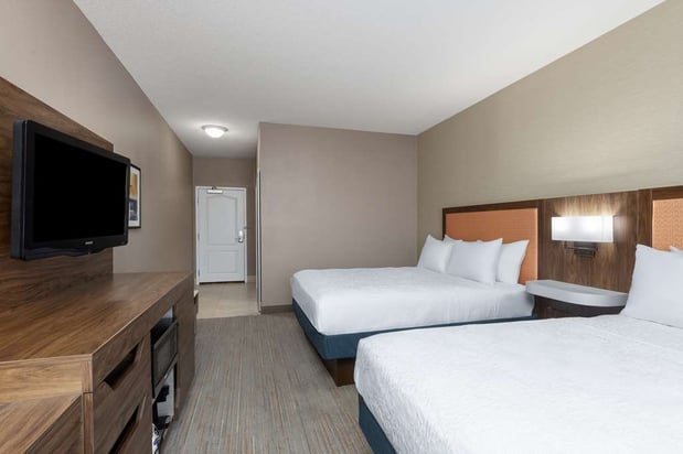 Images Hampton Inn & Suites Harrisburg/North