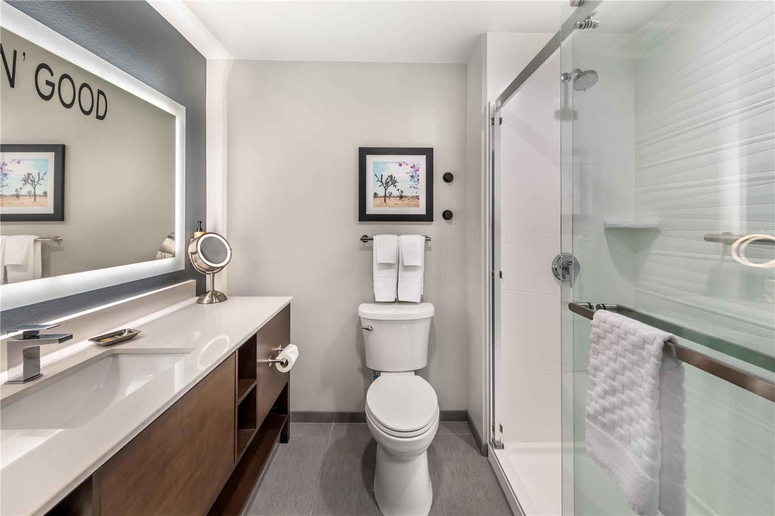 King Guestroom