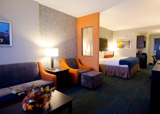Images Holiday Inn Express & Suites Knoxville West - Papermill Dr by IHG