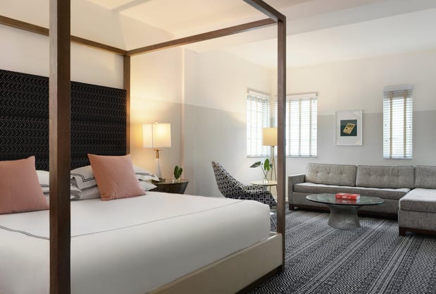 Images Kimpton Surfcomber Hotel by IHG
