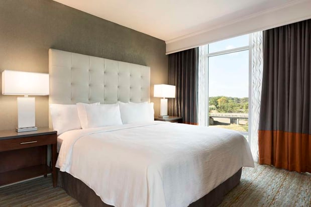 Images Embassy Suites by Hilton Greenville Downtown Riverplace