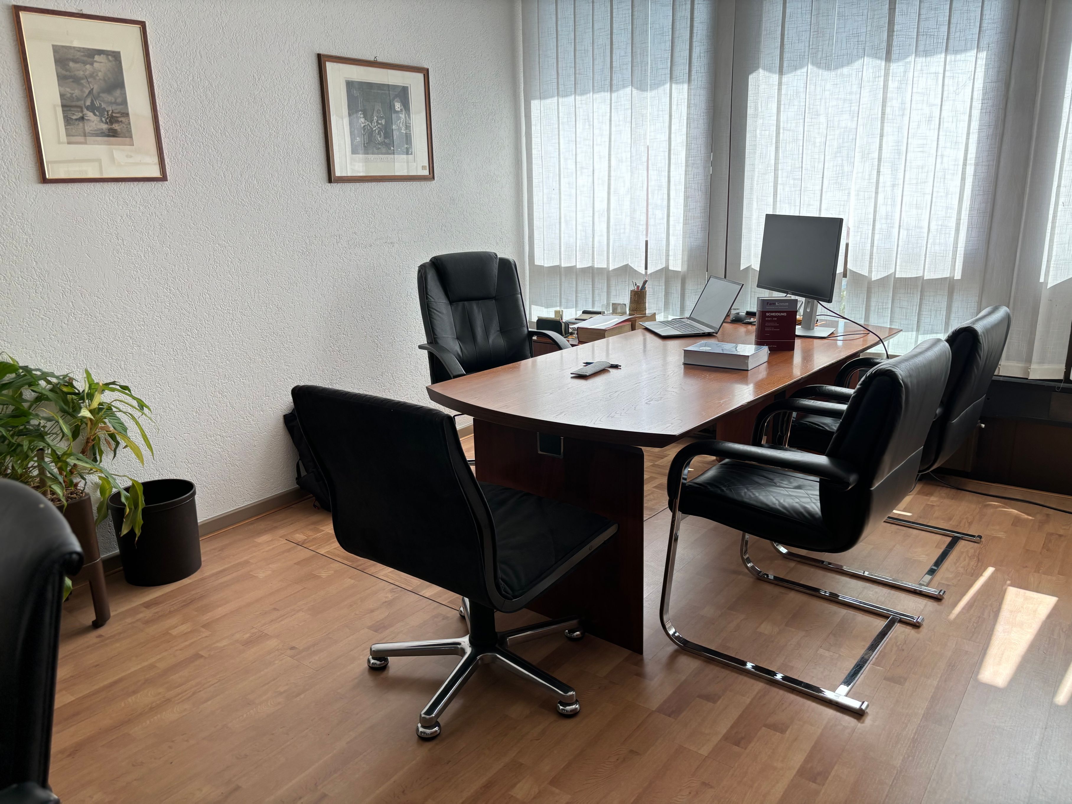 Bilder Avv. Igor Bernasconi - Studio legale Bernasconi