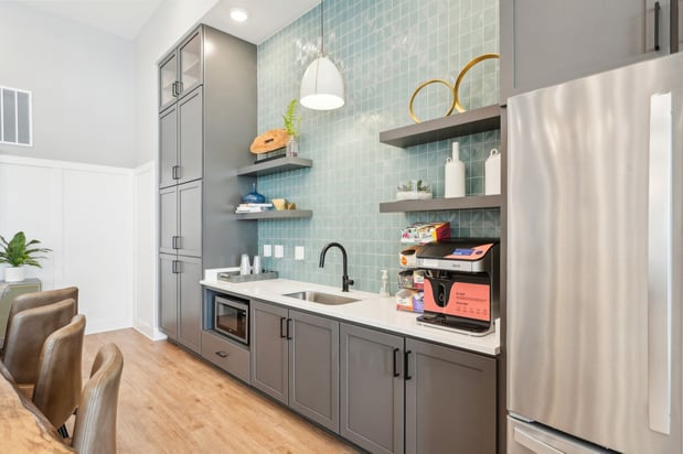 Images Story Lake Gibson | Luxury Apartment Homes