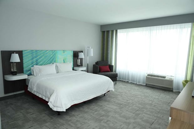 Images Hampton Inn & Suites by Hilton Burlington