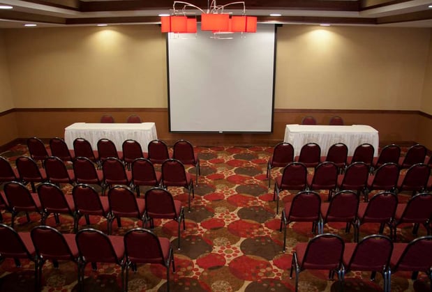 Images Hilton Garden Inn Milwaukee Airport