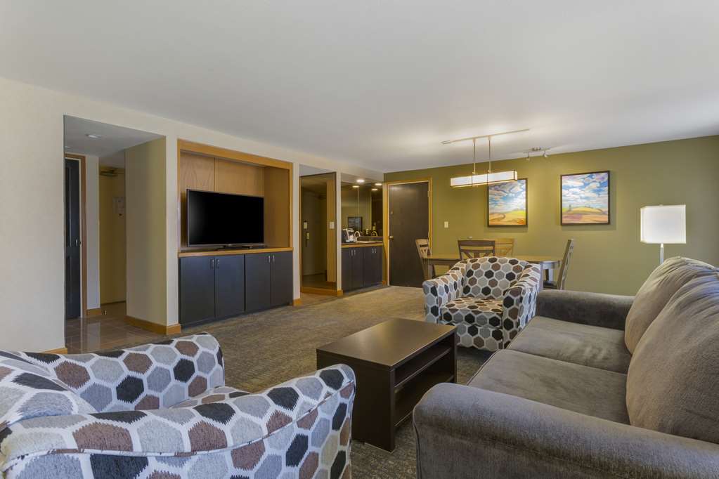King Suite Dining