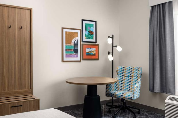 Images Hampton Inn & Suites Moline-Quad City Int'l Aprt