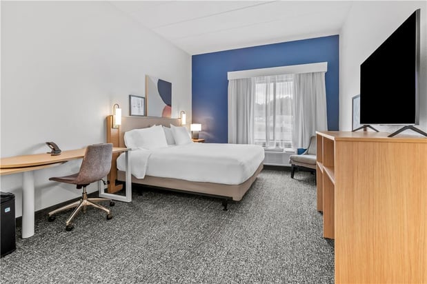 Images Spark by Hilton Mechanicsburg
