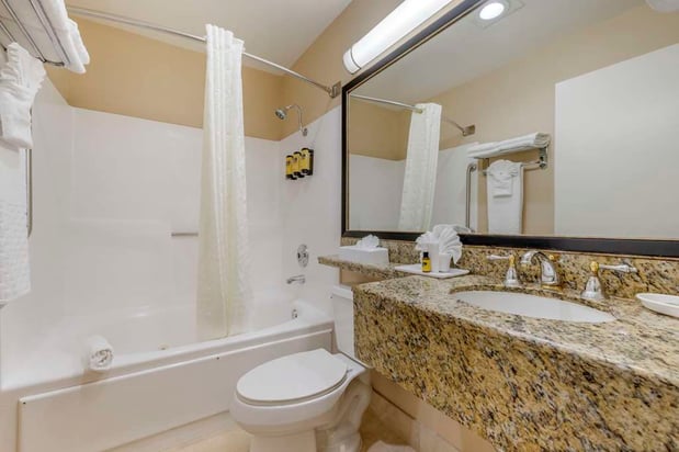 Images Best Western Plus Marina Shores Hotel