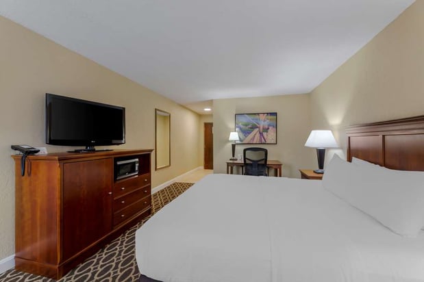 Images Best Western Plus Wooster Hotel & Conference Center