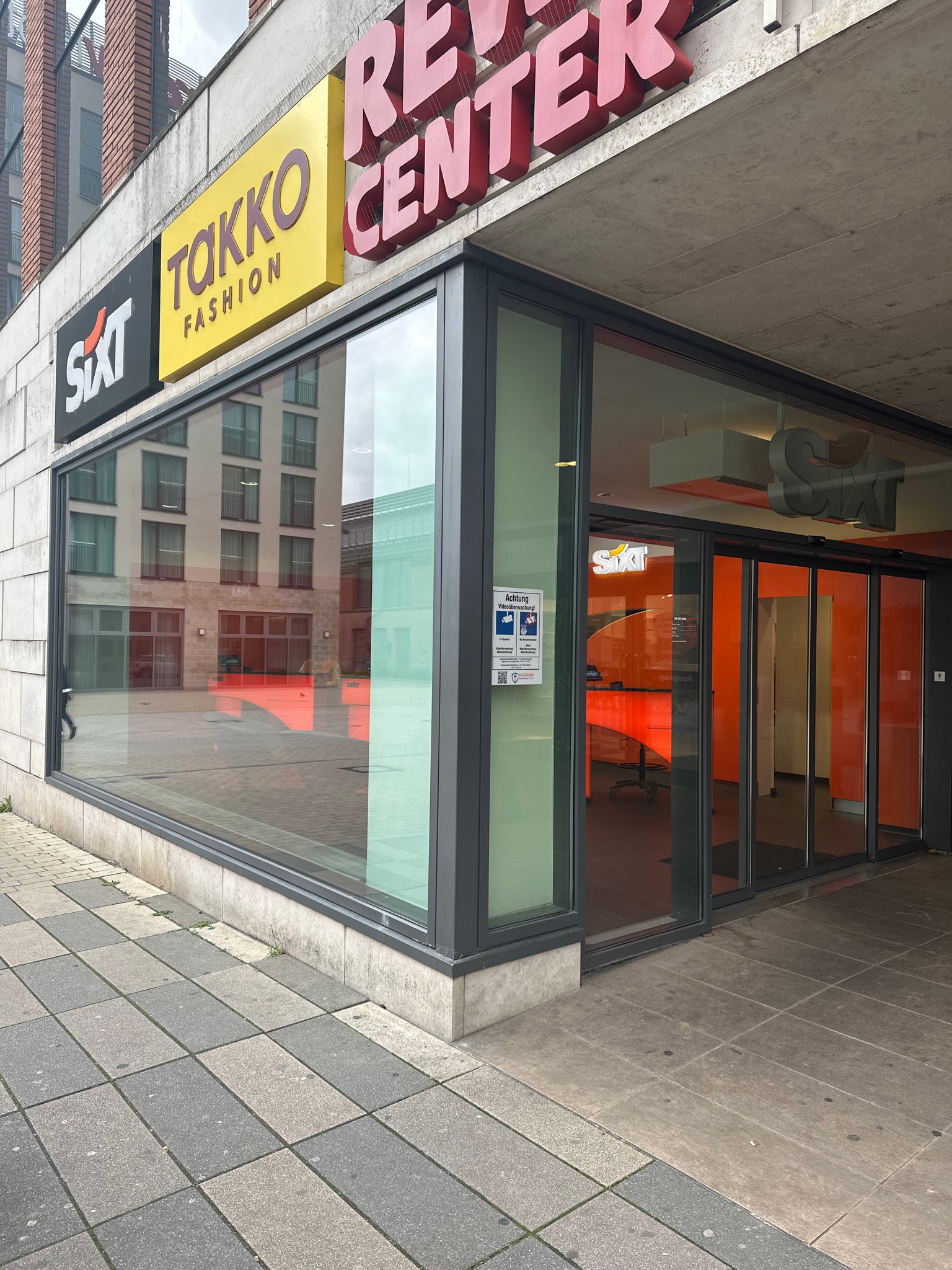 SIXT Autovermietung Wiesbaden Zentrum/Hauptbahnhof, Bahnhofsplatz 3, Lilien-Carre in Wiesbaden