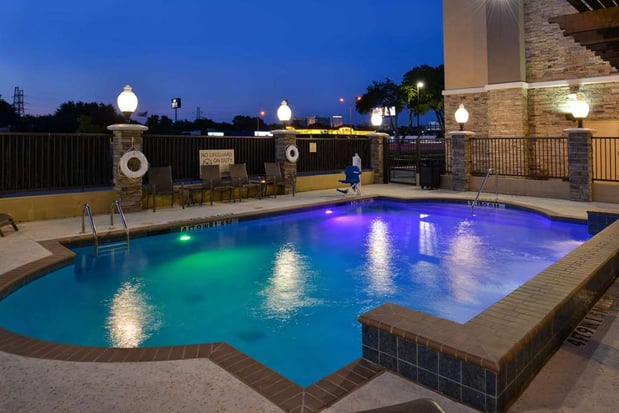 Images Hampton Inn & Suites Dallas Market Center