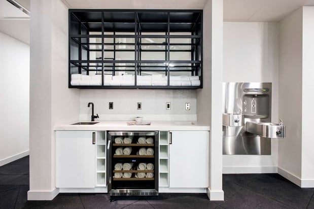 Images LondonHouse Chicago, Curio Collection by Hilton