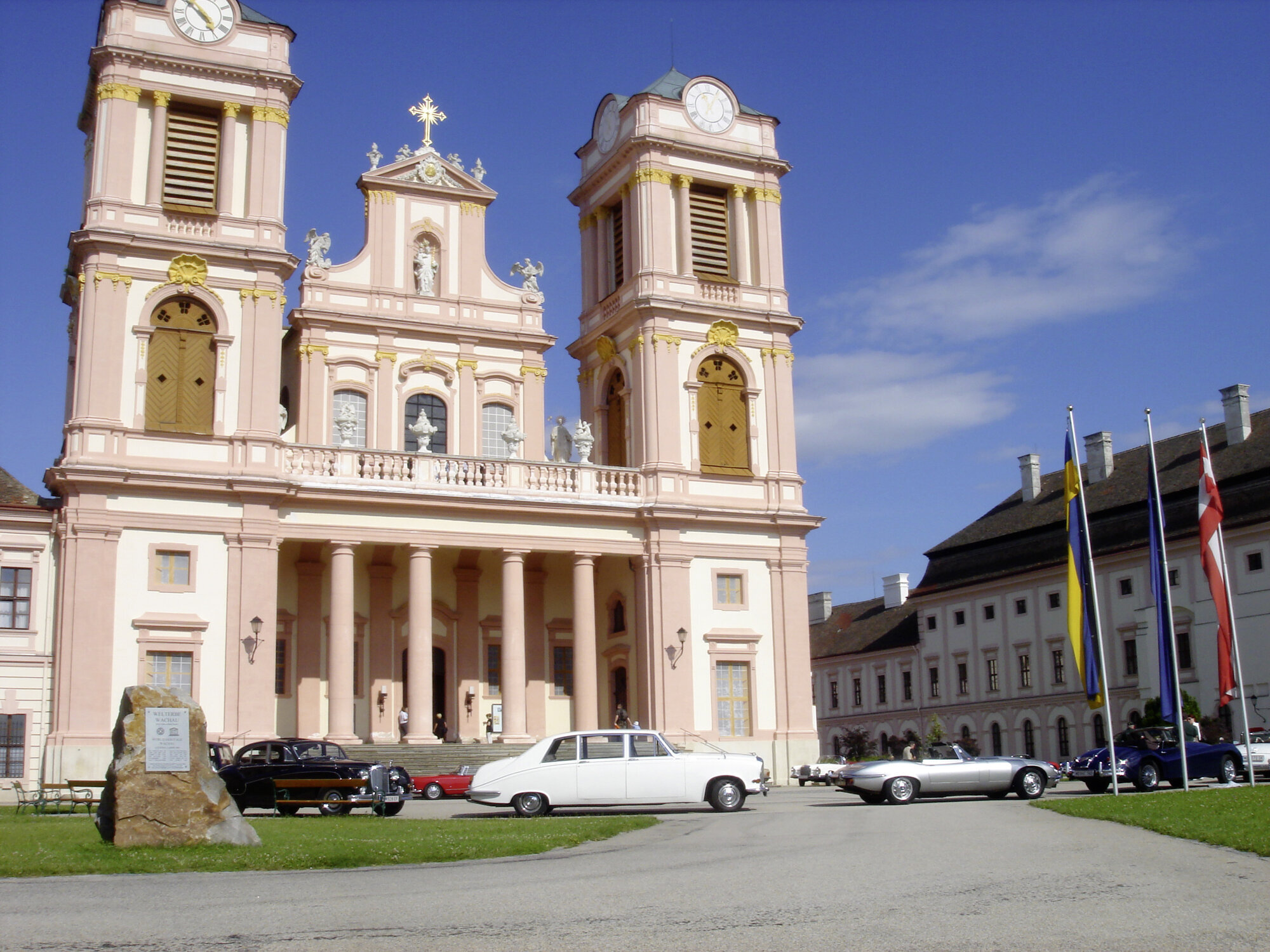 Bild 2 von automotive experience GmbH