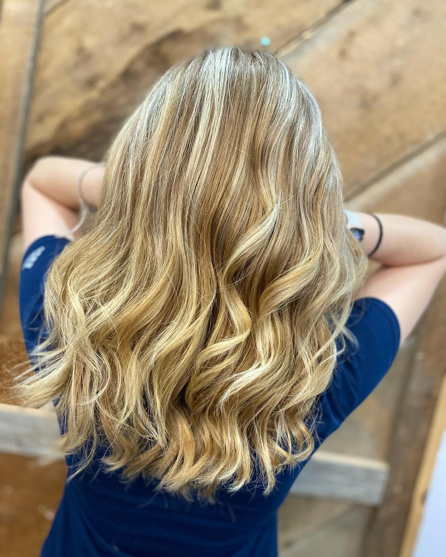 T'HAIRAPY STUDIO LLC