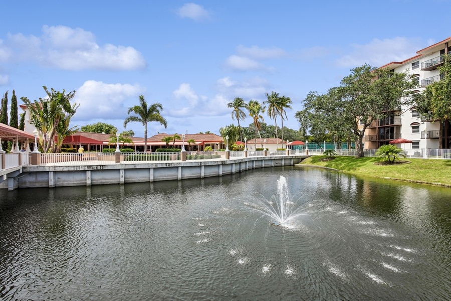 Fountainview fountain