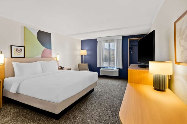 Images Spark by Hilton Daleville Roanoke North