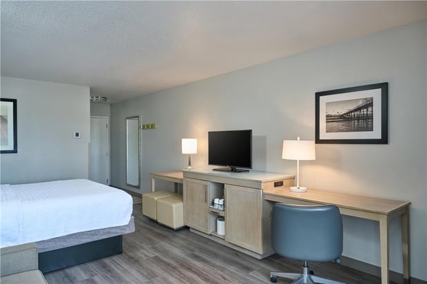 Images Hampton Inn and Suites Hermosa Beach