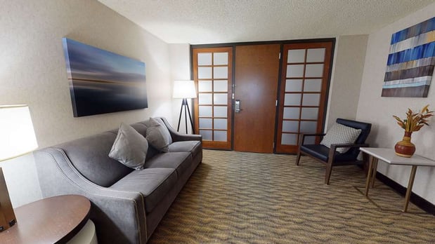 Images Embassy Suites by Hilton Oklahoma City Will Rogers Airport