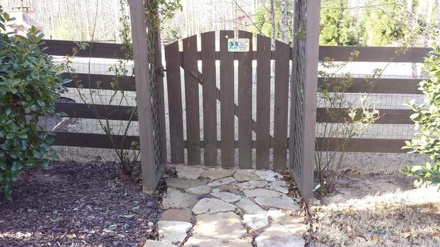 Images NEED-A-FENCE, INC.