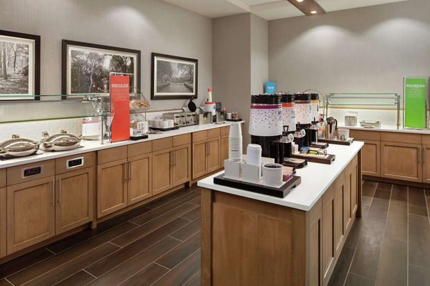 Images Hampton Inn & Suites Teaneck Glenpointe