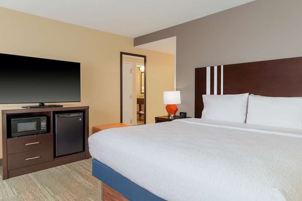 Images Hampton Inn & Suites Madison Downtown