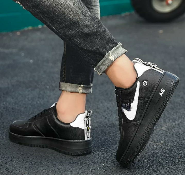 TOLO SIX, Keine in Düsseldorf