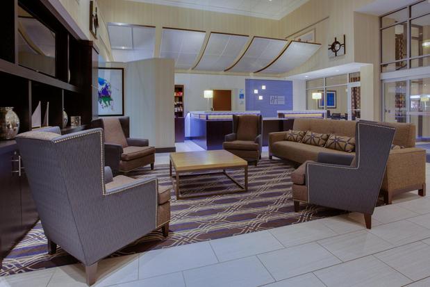 Images Holiday Inn Express & Suites Laurel by IHG