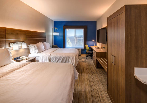Images Holiday Inn Express & Suites Reno Airport, an IHG Hotel