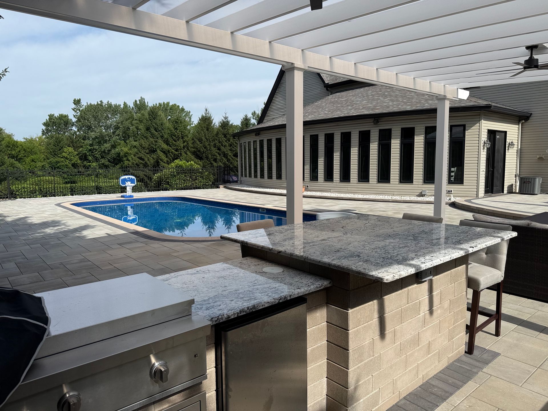 Estate Deck & Fence Inc Image