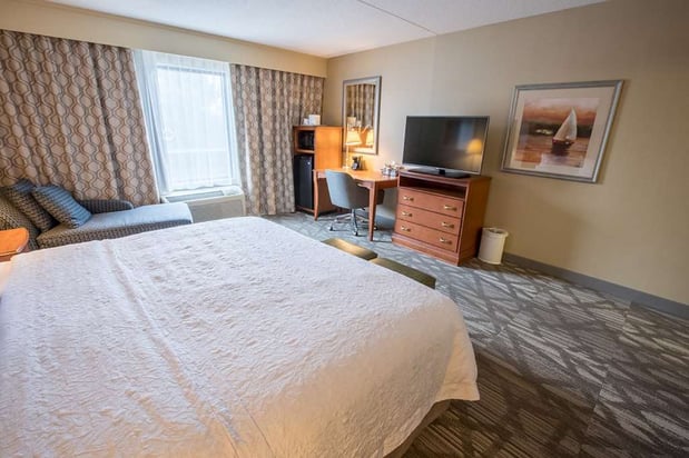 Images Hampton Inn & Suites Tilton