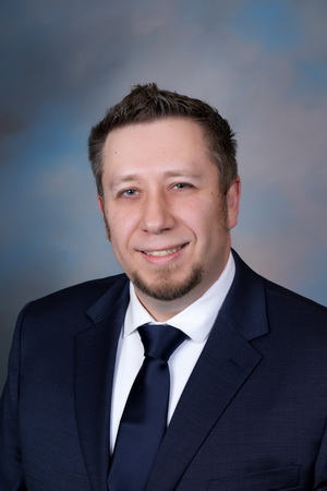 Headshot of Gordon Mackenzie