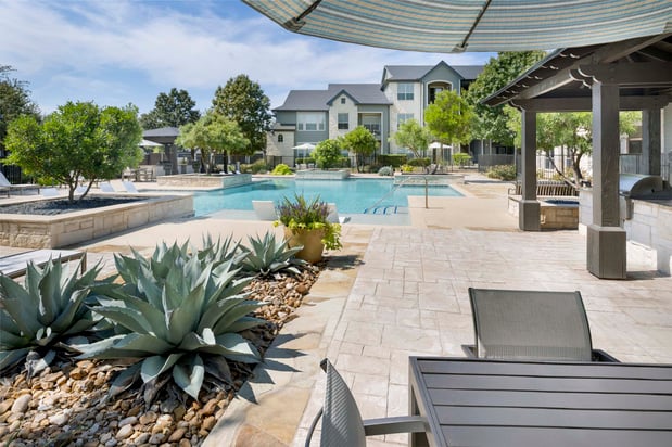 Images Camden Amber Oaks Apartments