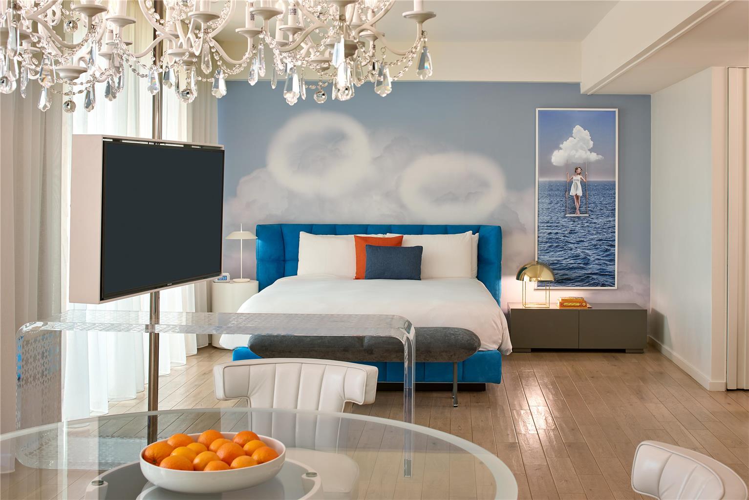 Guest room